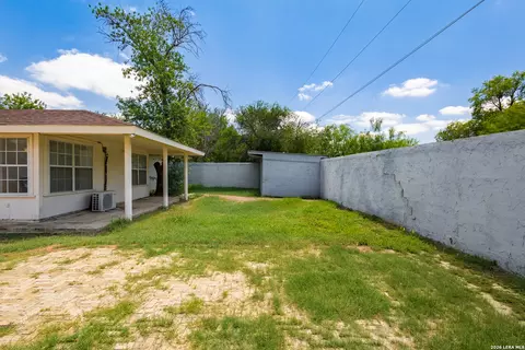 Exterior - 2139 Ricks Dr, Eagle Pass, TX 78852 photo 5 of 6
