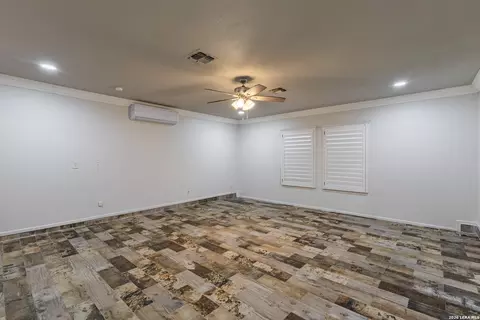 Living - 2139 Ricks Dr, Eagle Pass, TX 78852 photo 3 of 7
