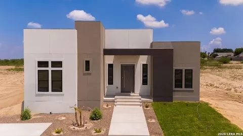 825 Ceniza Dr, Eagle Pass, TX 78852