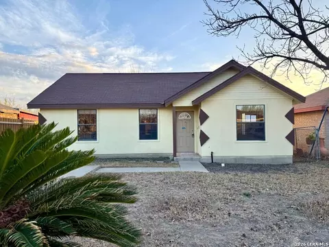Exterior - 3042 Alvin Cir, Eagle Pass, TX 78852 photo 3 of 5