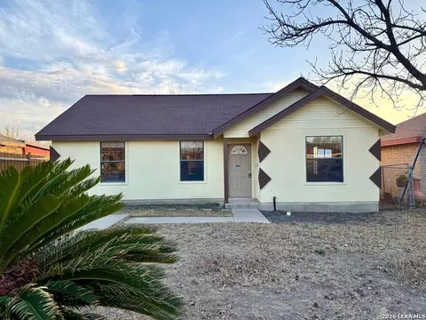 3042 Alvin Cir, Eagle Pass, TX 78852
