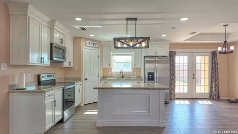120 Spring View Dr, Eagle Pass, TX 78852 photo 8