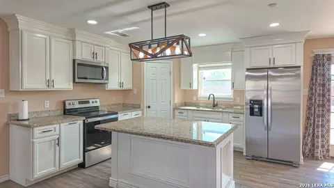 120 Spring View Dr, Eagle Pass, TX 78852 photo 12