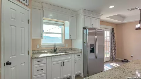 120 Spring View Dr, Eagle Pass, TX 78852 photo 17