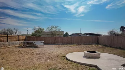 120 Spring View Dr, Eagle Pass, TX 78852 photo 37
