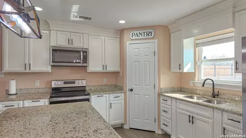 120 Spring View Dr, Eagle Pass, TX 78852 photo 16