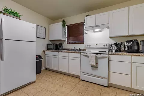 391 Riverside Dr UNIT 4, Eagle Pass, TX 78852 photo 15