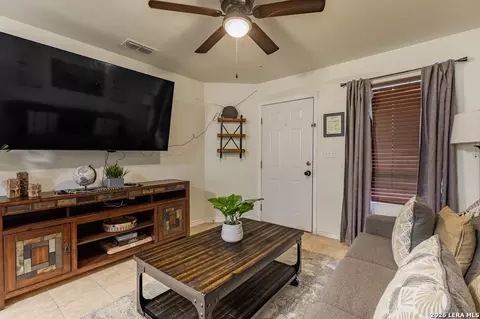 391 Riverside Dr UNIT 4, Eagle Pass, TX 78852 photo 12