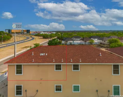 391 Riverside Dr UNIT 4, Eagle Pass, TX 78852 photo 2