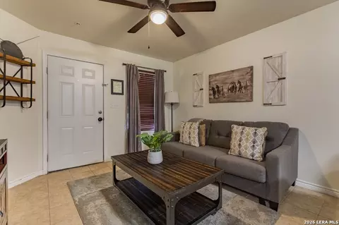 391 Riverside Dr UNIT 4, Eagle Pass, TX 78852 photo 11