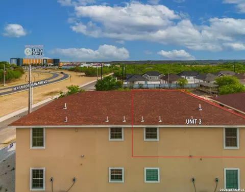 391 Riverside Dr UNIT 3, Eagle Pass, TX 78852 photo 2