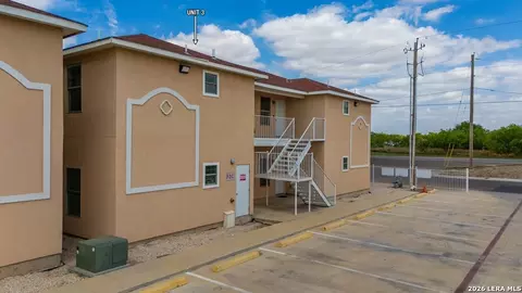 391 Riverside Dr UNIT 3, Eagle Pass, TX 78852 photo 6