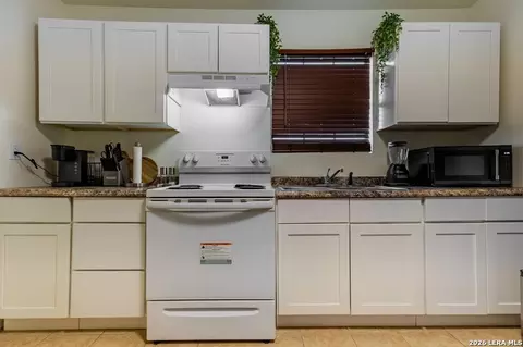 391 Riverside Dr UNIT 3, Eagle Pass, TX 78852 photo 17