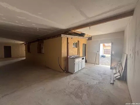 Entry Way - 3651 Deer Run Blvd, Eagle Pass, TX 78852 photo 2 of 2