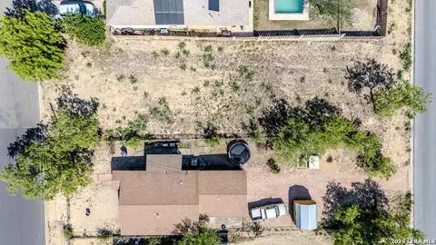 1748 Cox St, Eagle Pass, TX 78852 photo 6