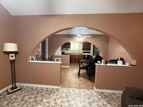 Entry Way - 80 Mari Dr, Eagle Pass, TX 78852 photo 2 of 2