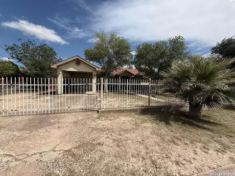 Exterior - 80 Mari Dr, Eagle Pass, TX 78852 photo 4 of 9