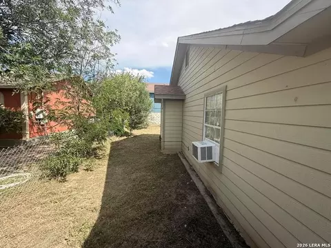 Exterior - 80 Mari Dr, Eagle Pass, TX 78852 photo 5 of 9
