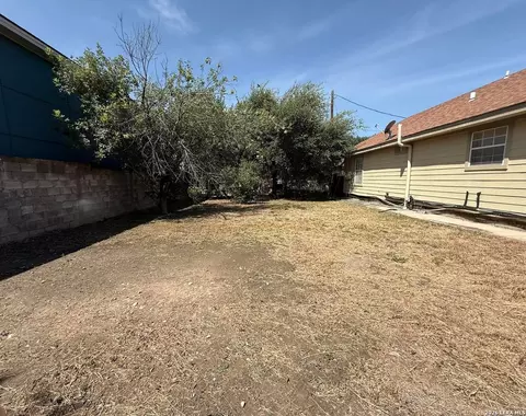 Exterior - 80 Mari Dr, Eagle Pass, TX 78852 photo 9 of 9