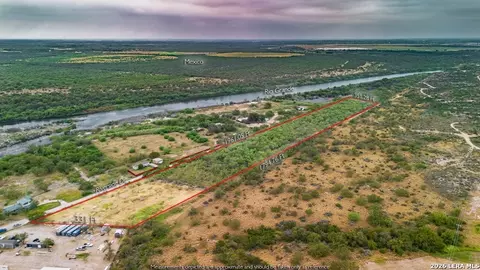 658 Riverside Dr, Eagle Pass, TX 78852 photo 5