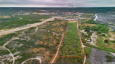 658 Riverside Dr, Eagle Pass, TX 78852