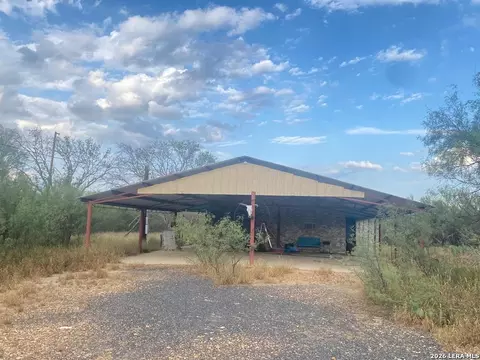 3699 Hwy 85, Carrizo Springs, TX 78834