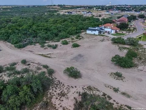 1763 Rio Rd, Eagle Pass, TX 78852 photo 8