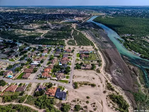 1763 Rio Rd, Eagle Pass, TX 78852 photo 3