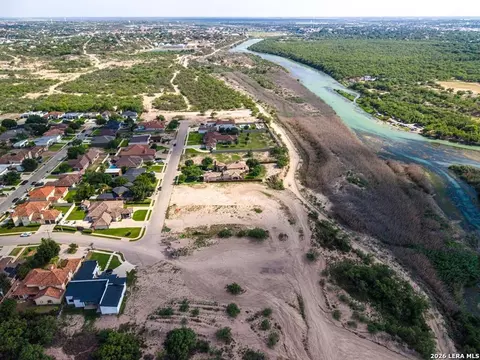 1763 Rio Rd, Eagle Pass, TX 78852 photo 5