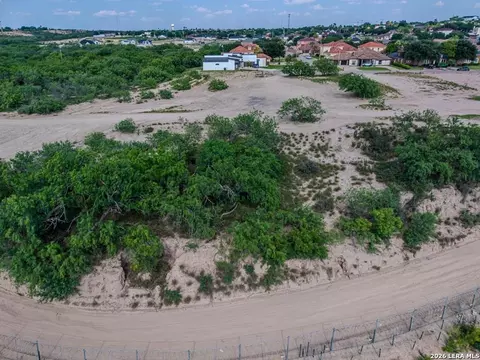 1763 Rio Rd, Eagle Pass, TX 78852 photo 6