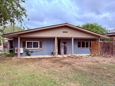 3233 Yucca Loop, Eagle Pass, TX 78852