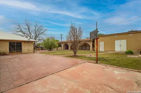 Exterior - 1815 Willams St, Eagle Pass, TX 78852 photo 6 of 7