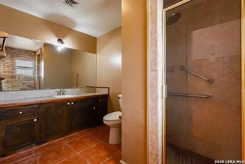 Bath - 1815 Willams St, Eagle Pass, TX 78852 photo 3 of 3