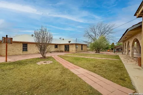 Exterior - 1815 Willams St, Eagle Pass, TX 78852 photo 4 of 7