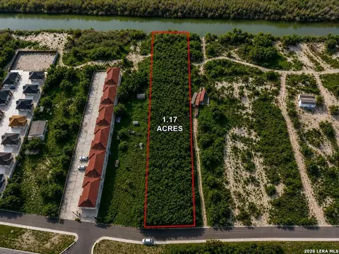 425 Riverside Dr, Eagle Pass, TX 78852