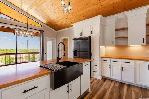 Kitchen - 7328 Fm 1021, Eagle Pass, TX 78852 photo 8 of 11