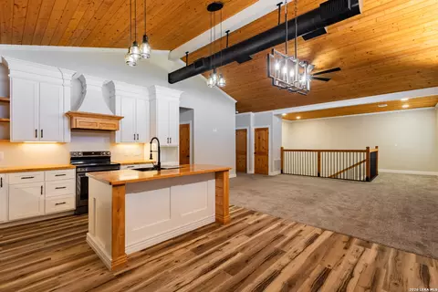Entry Way - 7328 Fm 1021, Eagle Pass, TX 78852 photo 6 of 9