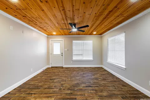 Living - 7328 Fm 1021, Eagle Pass, TX 78852 photo 3 of 4