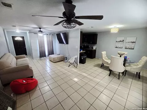 1045 Lazar, Eagle Pass, TX 78852 photo 4