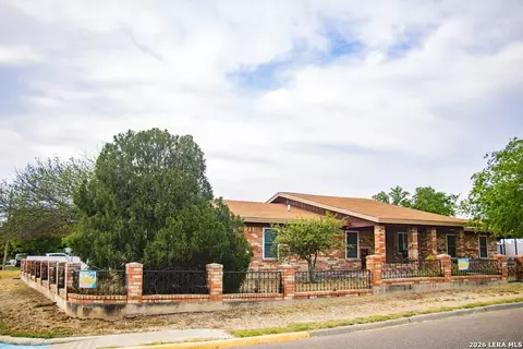 2991 Big Lk, Eagle Pass, TX 78852