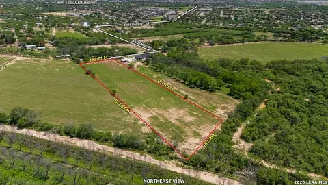 229 Dean Cary Ln, Eagle Pass, TX 78852 photo 4