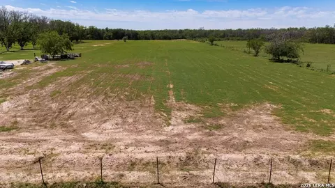 229 Dean Cary Ln, Eagle Pass, TX 78852 photo 11