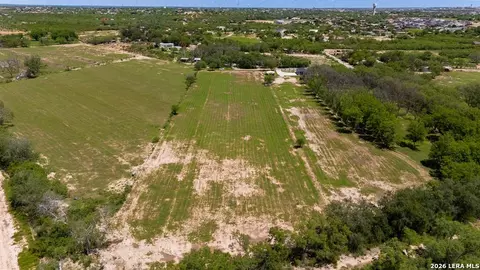 229 Dean Cary Ln, Eagle Pass, TX 78852 photo 10