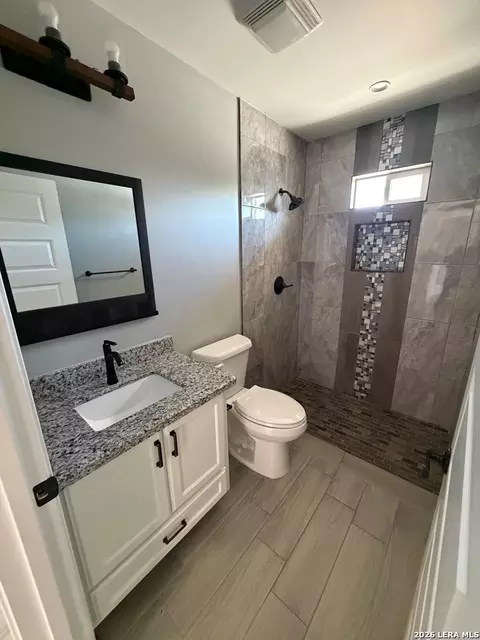 Bath - 3561 Steven Dr, Eagle Pass, TX 78852 photo 1 of 2