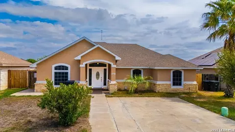 2734 Stone Way, Eagle Pass, TX 78852