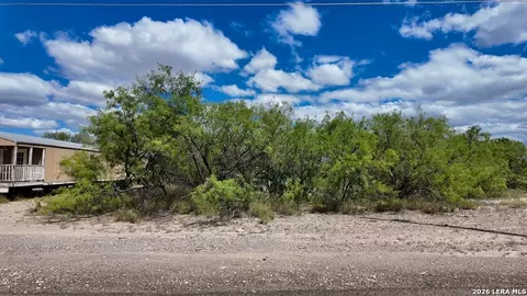 16 Borjon Dr, Eagle Pass, TX 78852 photo 7