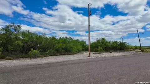 16 Borjon Dr, Eagle Pass, TX 78852 photo 10