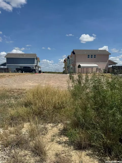 2556 Fox Place-back Area-vacant Land #0, Eagle Pass, TX 78852
