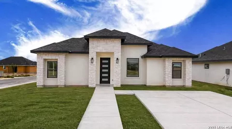 3189 Mauricio Libson, Eagle Pass, TX 78852