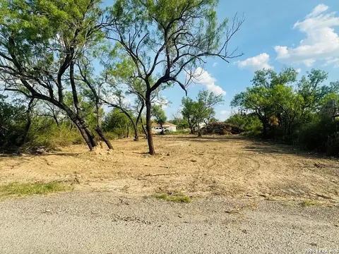 347 Washington St, El Indio, TX 78860